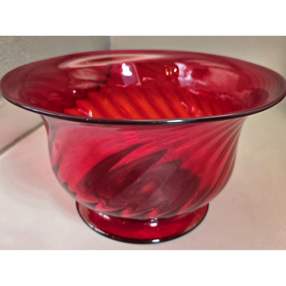 Vintage Red Swirled Pattern 1930's And 1940's Flat Edge 7" Wide
